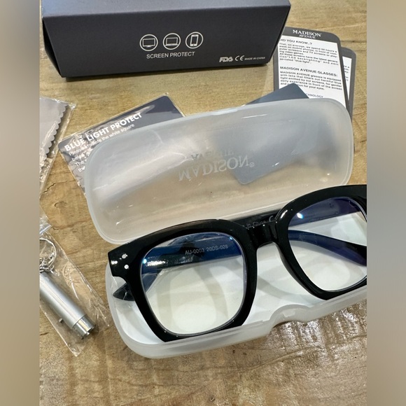 Madison Avenue blue light blocking glasses oversized Uv protection computer - Picture 13 of 16